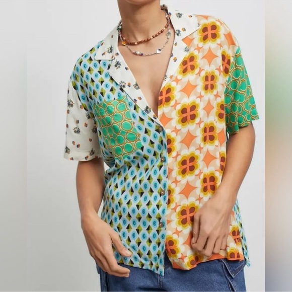 Urban Outfitters Tops - Urban Outfitters UO Gardenia Souvenir Button Down Top M